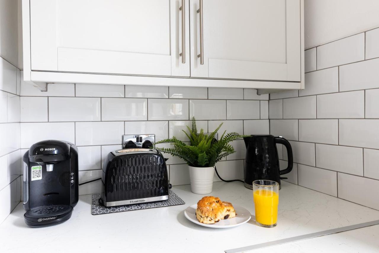 Levi Suite By Koya Homes - 3-Bedroom Home, Downtown Cardiff, Free Parking المظهر الخارجي الصورة